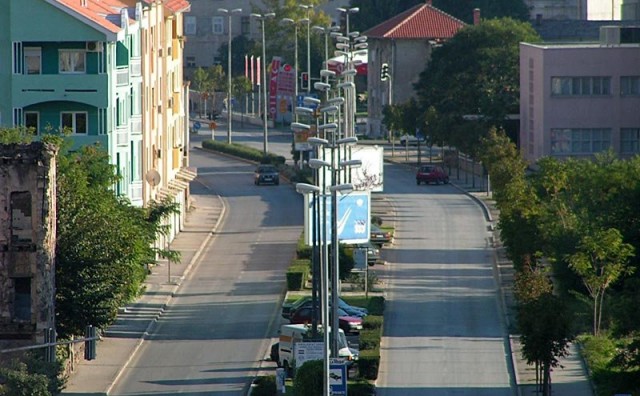 Provokacija
u Mostaru ili samo molitva: Bošnjaci najavili klanjanje u središtu grada