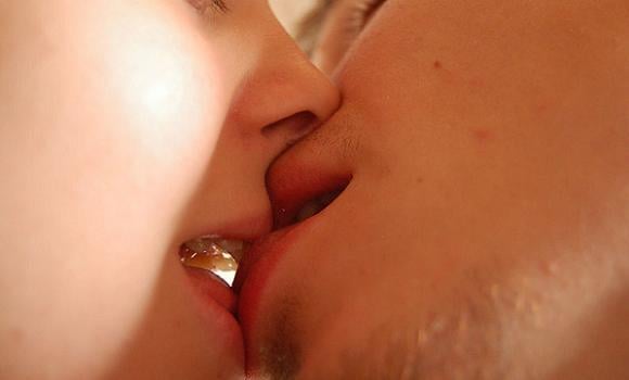 poljubac, usne, usne pružaju ugodan osjećaj, ljubav strast, seks ljubav, emocije, jačanje veze, poljubac, pamćenje, poljubac, ljubljenje, muškarac žena, ljubav, poljubac, razlog, ljubljenje, glava, položaj, poljubac, ljubljenje, ljubav, sex, stvari, muškarac, žena, poljubac, Francuski poljubac, zaljubljenost, bolesti, poljubac, ljubljenje, greške, poljubci, Hercegovci
