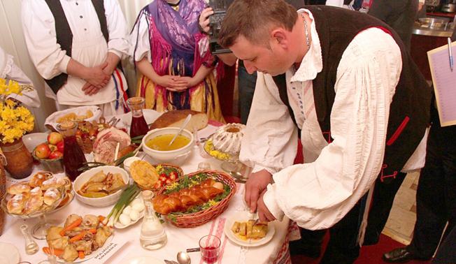 sarma, sarmijada, na svadbama, od sjeckanog ili mljevenog mesa, Tradicionalna jela, gastromanifestacija