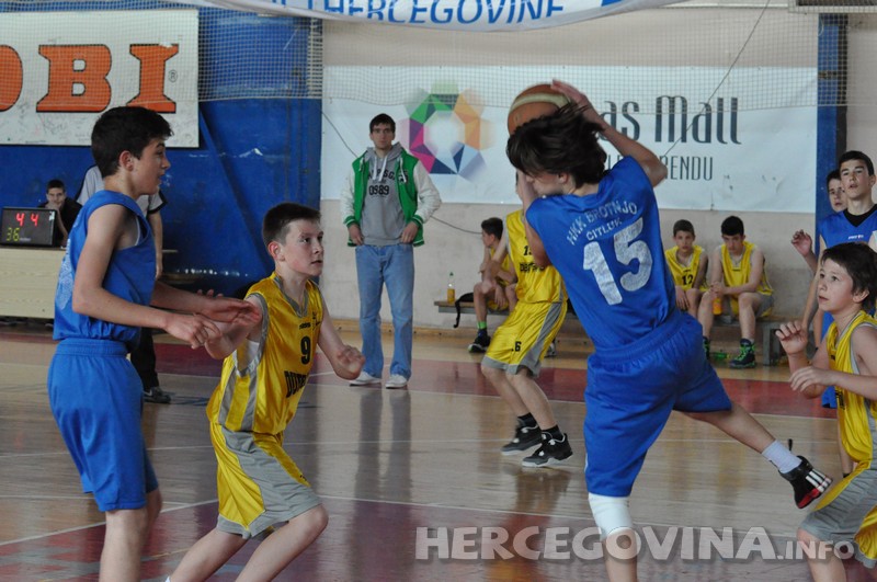 Mlađi košarkaši Dubrave gostavali u Mostaru