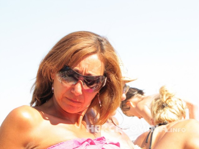 Slike golih žena na plaži slike golih žena na plaži