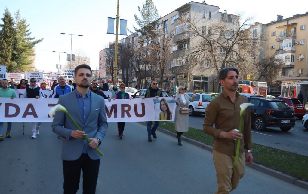 Prosvjedna šetnja za Amru Kahrimanović u Tuzli