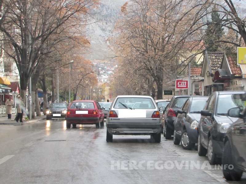 Mostar, parking, Mostar, parking, pauk, policija