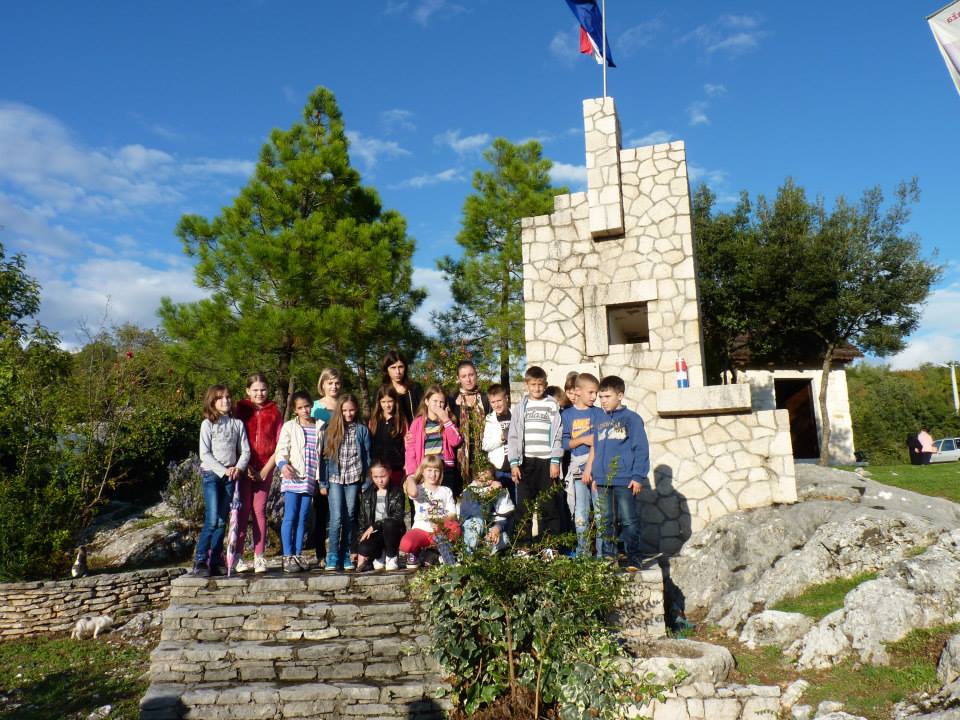 Polaganjem vijenaca i paljenjem svijeća otpočeli 10. jubilarni 'Didakovi dani' 