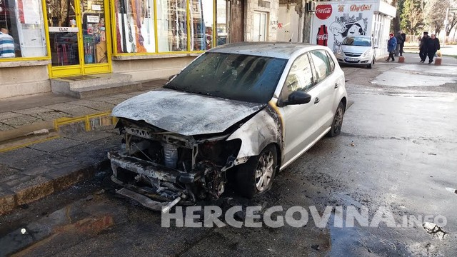 Mostar: U Splitskoj ulici gorio automobil