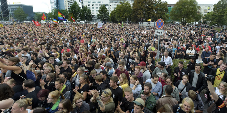 65.000 ljudi na prosvjedu: 'Merkel je kriva za nasilje ekstremne desnice'