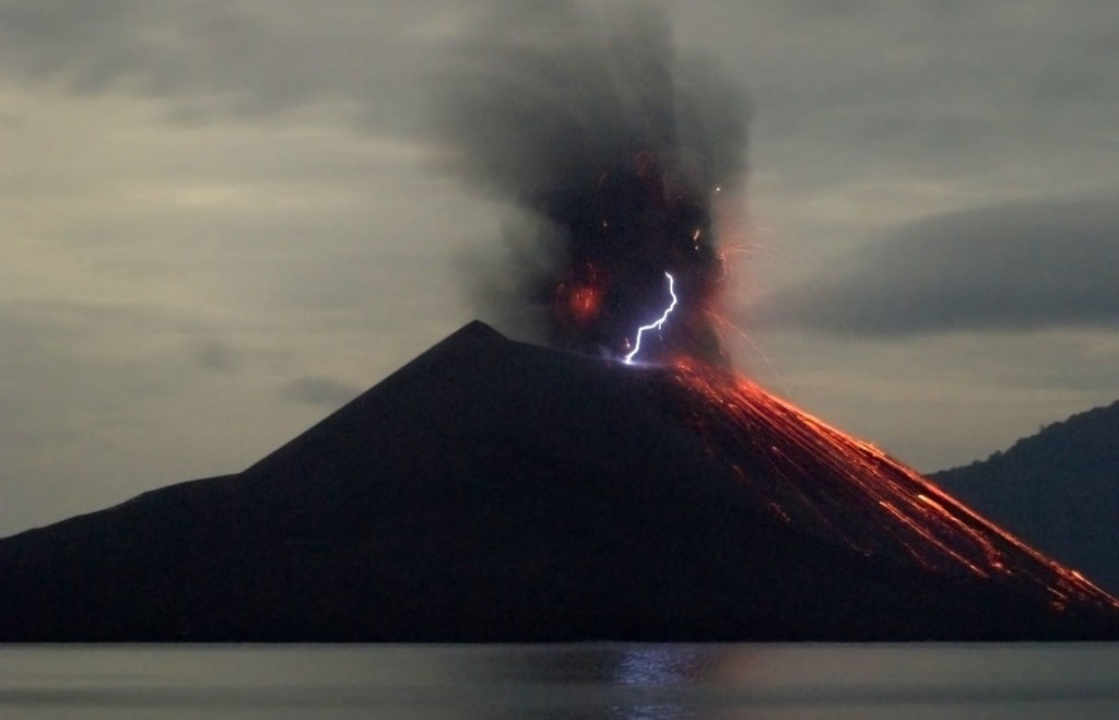 Čudo u 57 sekundi: Spektakularna erupcija vulkana kakva se ne viđa svaki dan