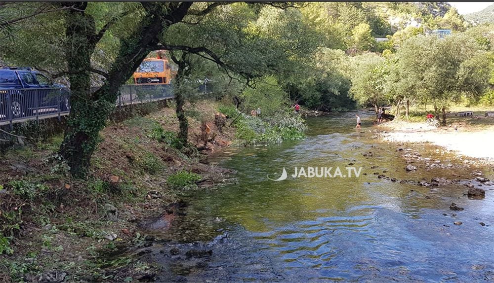 U akciji čišćenja Borka očišćeno prvih 100 metara korita Lištice od mosta prema restoranu