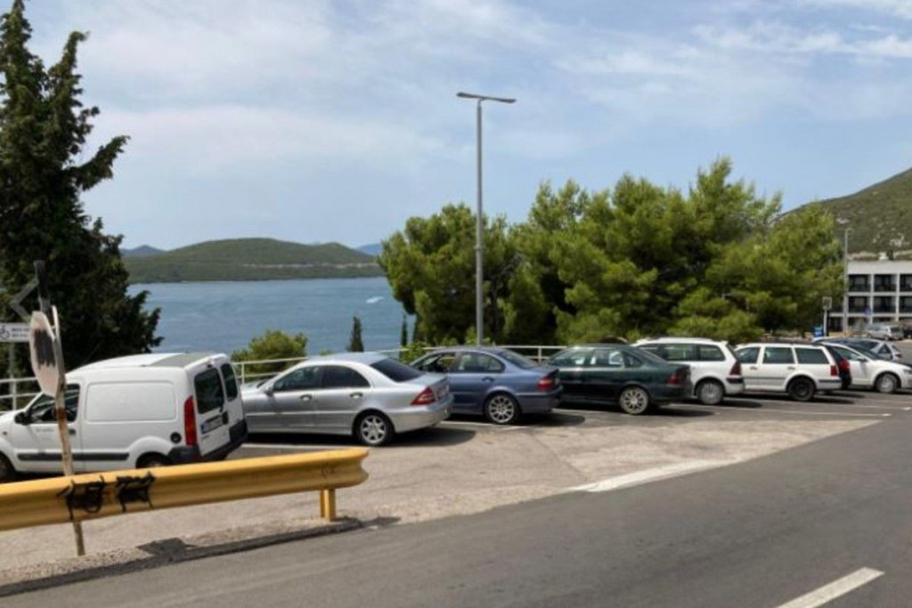 Neum, parking