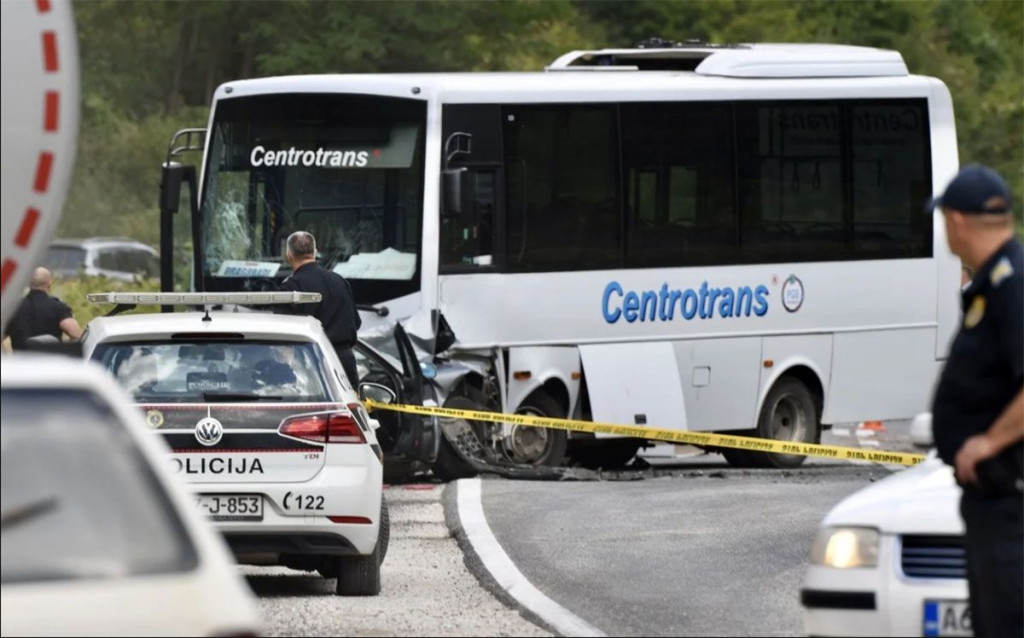 Sudar bus i Audi Semizovac