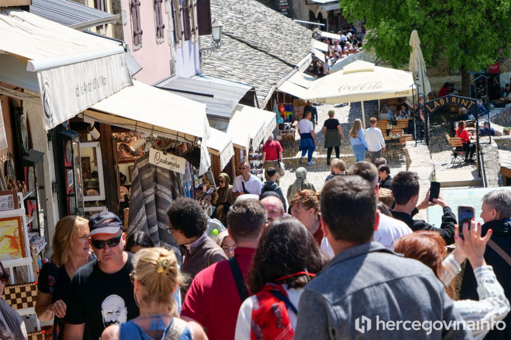 Stari grad - Turizam - Kupci - Mostar - Stari most