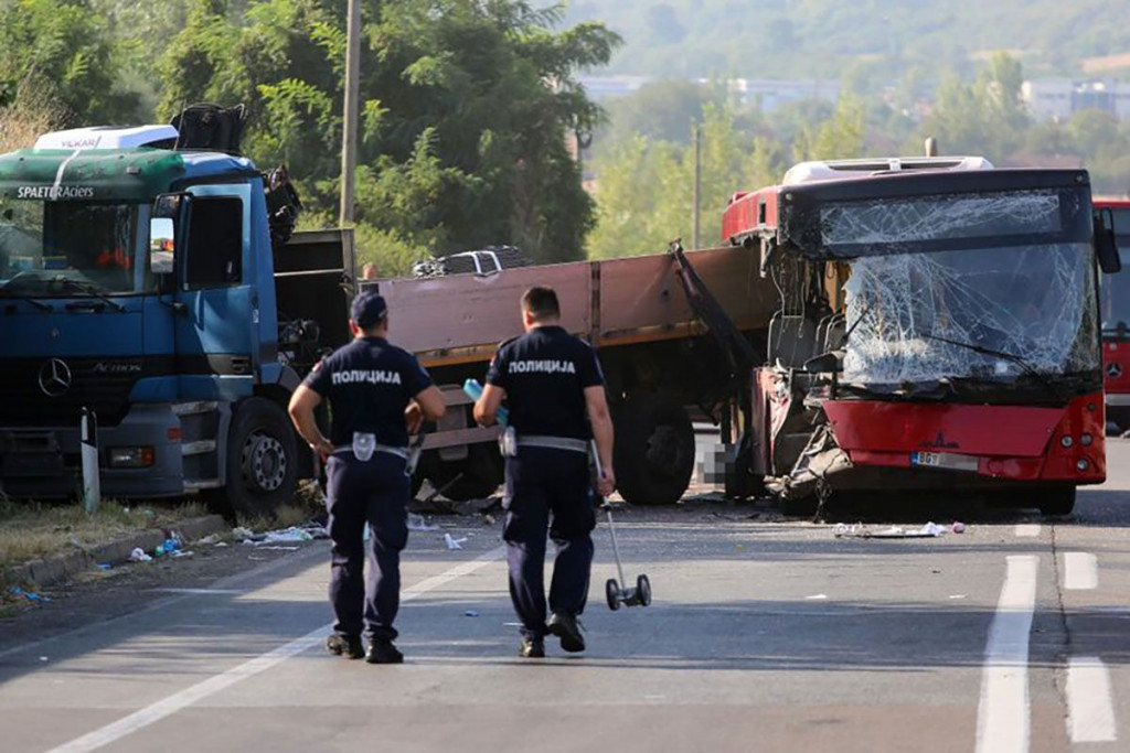 sudar autobus i kamion Beograd