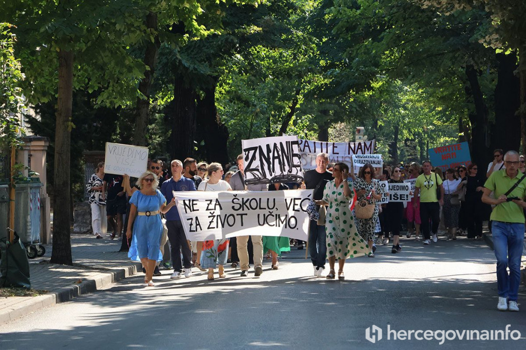 prosvjed prosvjetara HNŽ Mostar