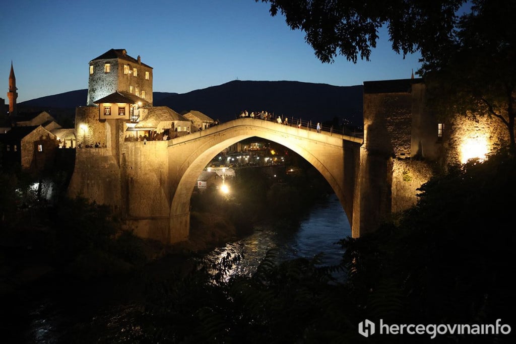 Stari most sumrak