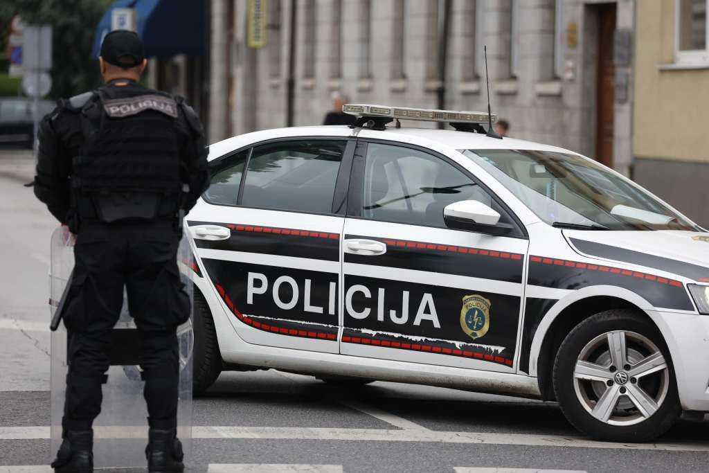 Policija