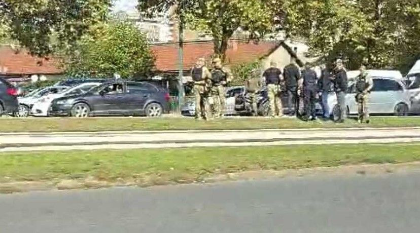 Suspendirani policajac napao kolonu pod pratnjom u kojoj se nalazio Nenad Nešić