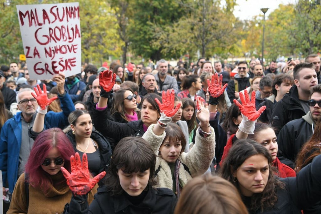 prosvjed Beograd zbog Novog Sada