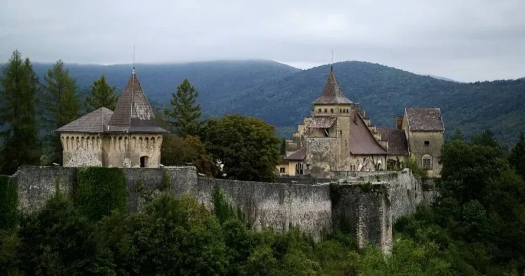 Dvorac Stari grad Ostrožac