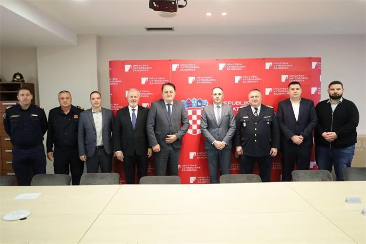 Hrvatska vatrogasna zajednica i Uprava civilne zaštite Županije Zapadnohercogovačke potpisali povelju