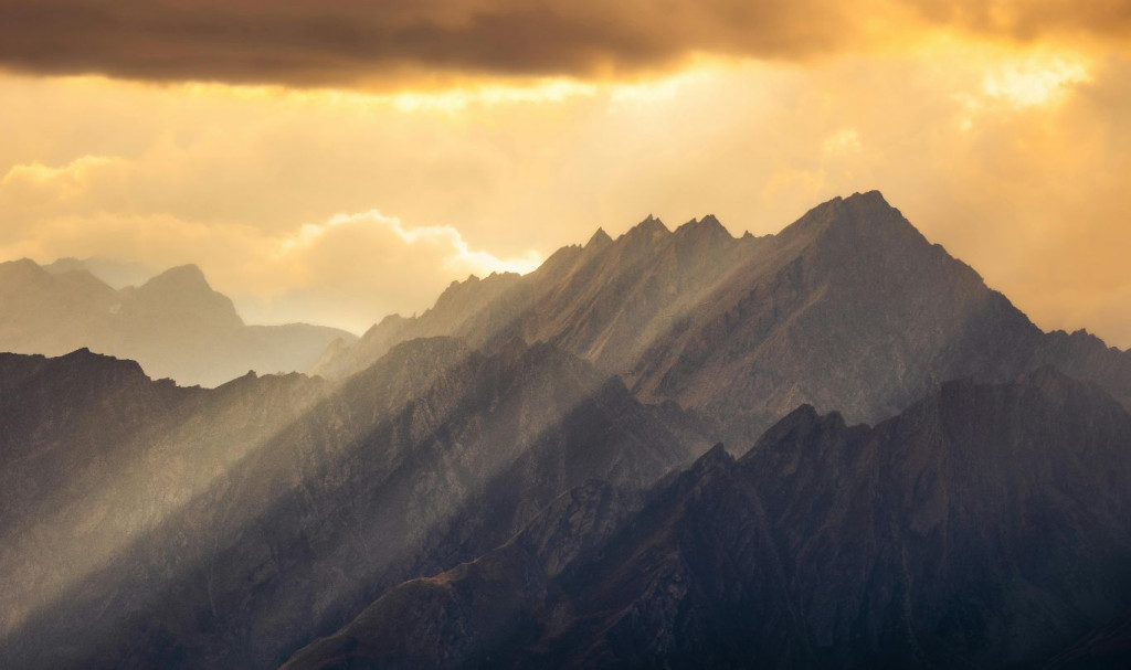 planina sunce i snijeg