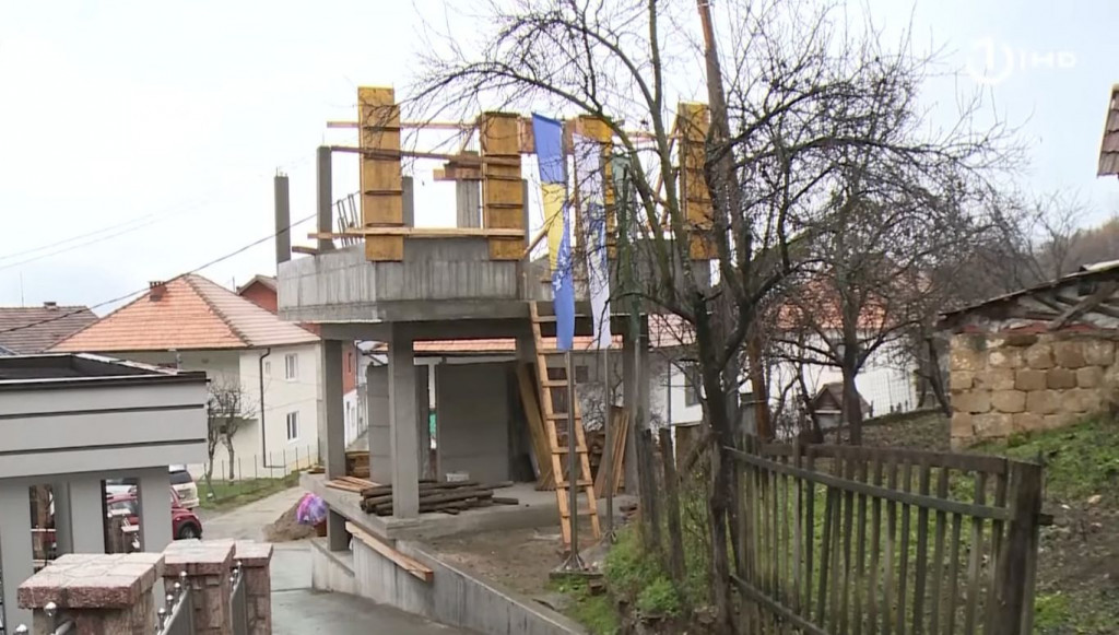 Trideset godina nakon rata, Bosna i Hercegovina i dalje svoje građane tretira kao povratnike