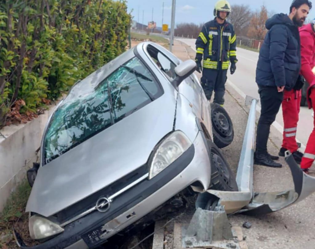 Polog Opel prometna nesreća